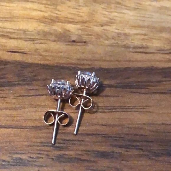 Genevive Jewelry CZ Studs - Picture 3 of 5